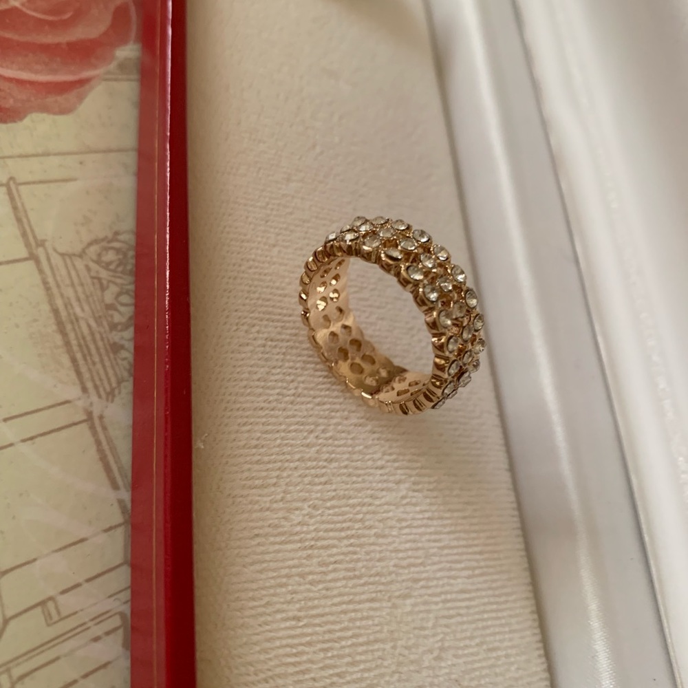 Ring with stones